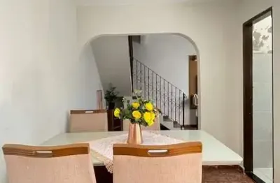 Casa com 5 quartos à venda na Avenida Saul Elkind, Conjunto Vivi Xavier, Londrina