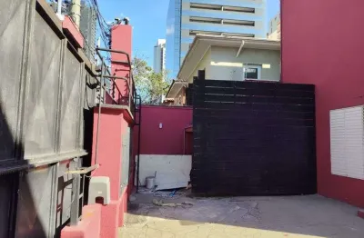 Imóvel Comercial de Alto Padrão à Venda/Locação ? 590m² - Excelente Localização