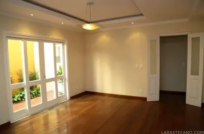 Casa com 4 quartos à venda na Rua São Benedito, 884, Alto da Boa Vista, São Paulo