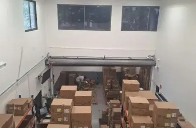 Armazém Comercial de 300m² para Locação na Vila Andrade, São Paulo-SP: A Solução Perfeita para Seu Negócio!