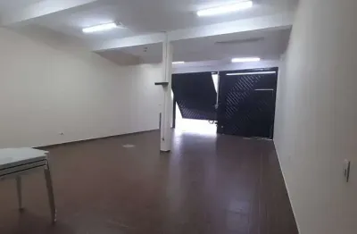 **Casa Ampla e Versátil à Venda na Vila Ré - 264m² Construídos**