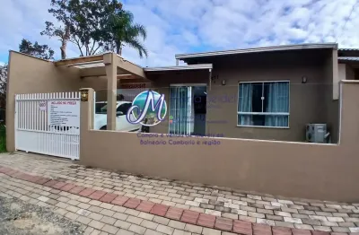 Casa com 2 dormitorios sendo 1 suite com edicula em barra  velha
