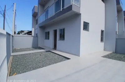 Sobrados geminados com 2  dormitórios e 2 banheiros area externa