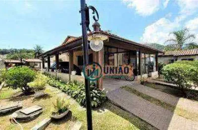 Excelente casa linear, com 3 dormitórios, sendo uma suíte, quintal grande com piscina, varanda gourmet com churrasqueira - Maravista - Niterói/RJ