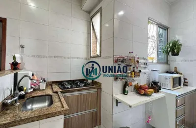 Lindo apartamento com 2 dormitórios, vista livre, excelente localização !