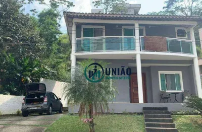 Excelente casa duplex, em condomínio fechado, com 4 dormitórios, sendo uma suíte, lazer completo!!