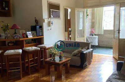 Excelente casa/sobrado com 4 dormitórios e uma vaga !!
