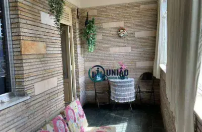 Excelente casa/sobrado com 4 dormitórios e uma vaga !!
