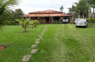 Sítio maravilhoso 8.600m²/ espaço gourmet/ forno de pizza/ piscina com cascata