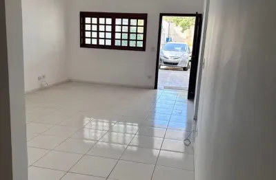Casa térrea/ 151 m²/ 3 suítes/ área gourmet/ quintal/ ac. av ipanema/ só 618 mil
