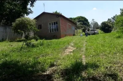 Chácara com 800 m²/ 2 dorm./ área verde/ ac. rod. raposo tavares