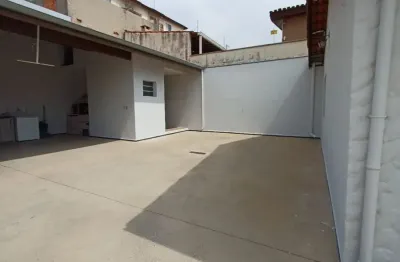 Casa térrea com 100 m²/ 3 dorm./ suíte/ área gourmet/ 9 vagas/ jardim simus