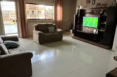 Sobrado à venda parque jataí/ 214 m² a. c./ 3 dorm./ suíte/ 2 salas/ 350 mil