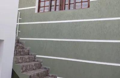 Casa com 116 m²/ 2 dorm./ suíte/ varanda/ 2 wc´s/ 2 vagas/ à 5 min. do centro