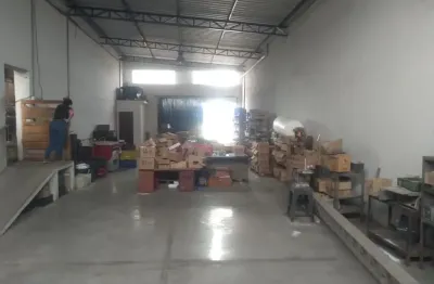 Galpão comercial/ 240 m²/ 2 wc´s/ ac. r. dr. américo figueredo