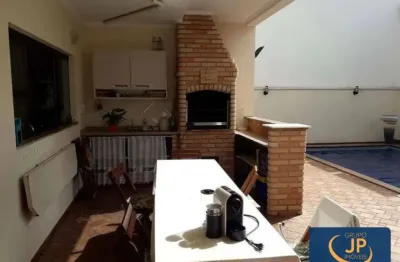 Sobrado em condomínio/ 3 suítes/ piscina/ área gourmet/ ac. rod. castello branco