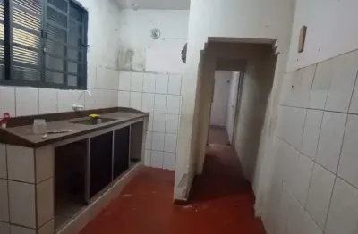 Casa à venda/ 119 m²/ 1 dorm./ porão/ quintal/ ac. av. são paulo/ só r$ 215 mil