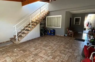 Sobrado podendo ser 02 casas/ vigilância 24 hrs/ ac. rod. raposo tavares