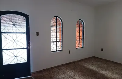Casa à venda/ 2 dorm./ suíte/ ótima localização/ ac. av. itavuvu/ só r$ 310 mil