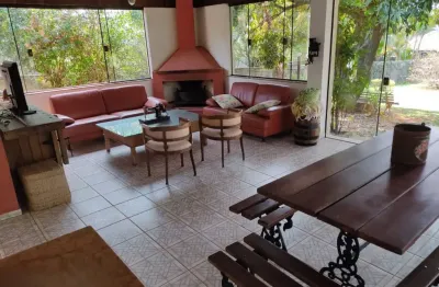 Chácara com 5.000 m²/ 3 dorm./ 20 vagas/ 4 wc´s/piscina/ ac. rod. raposo tavares