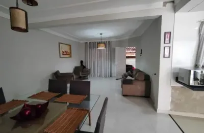 Casa à venda/ 3 dorm./ suíte/ 3 vagas/ ac. dr. américo figueredo/ só 371 mil