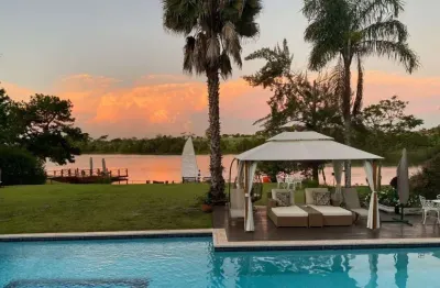 Casa em cond./ 4.000 m²/ 5 suítes/ piscina/ fundo para lago/ araçoiaba da serra