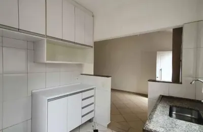 Casa térrea 3 dorm./ suíte/ espaço gourmet/ 2 vagas/quintal/ ac. av. elias maluf