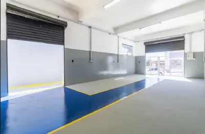 Barracão comercial com 150 m²/ sistema trifásico/ escritório/5 vagas/ votorantim