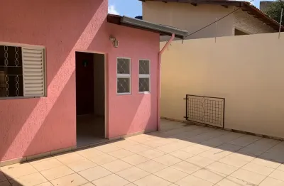 Casa térrea para locação em votorantim/ 2 dorm./ 2 vagas/ quintal