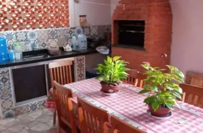 Casa muito confortável na vila santa fé proxima a capela