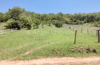 Terreno com excelente topografia e próximo da cidade.