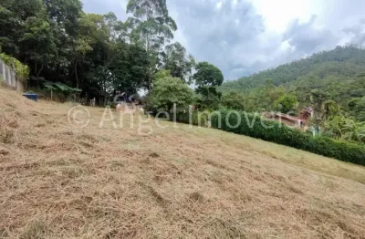 Área com excelente topografia a venda em ótimo bairro