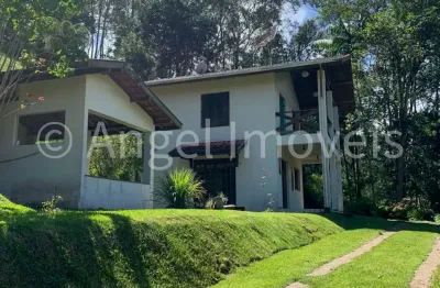 Chalé charmoso em propriedade com excelente potencial. muito verde, ar puro, água em abundância