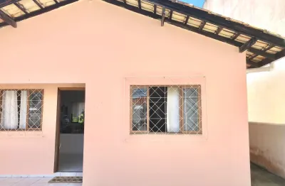 ? ótima casa com  terreno grande — a apenas 10 minutos da praia central