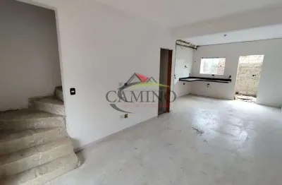 Sobrado amplo - 2 suítes - sacada - garagem - ótima localização