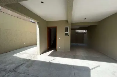 Sobrado triplex à venda com 2 suítes, 90 m², no vila ligya, guarujá/sp.