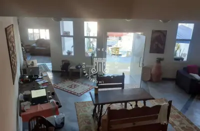 Casa à venda com 04 dormitórios localizada no bairro jardim da serra em jundiaí-sp.