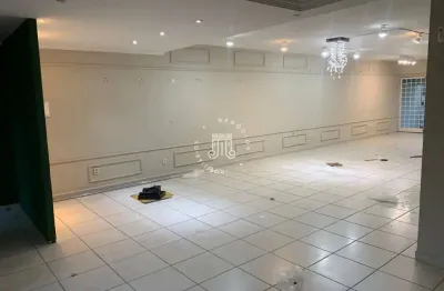 Salão comercial localizado no jardim messina, na cidade de jundiaí-sp.