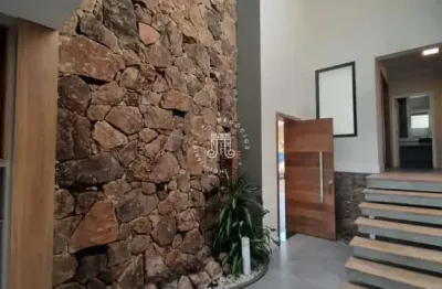 Belissima casa à venda no condominio bosque do horto jundiai/sp