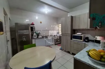 Casa à venda com 4 dormitórios no bairro eloy chaves em jundiaí-sp.