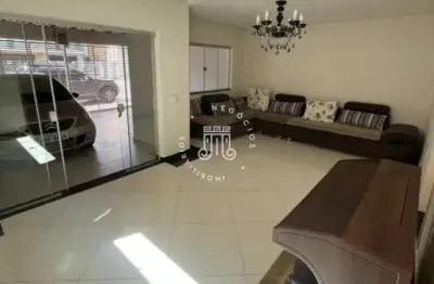 Casa à venda (02 casas independentes) com 2 dormitórios no bairro jardim vista alegre em campo limpo paulista-sp.