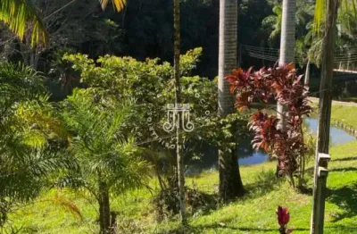 Chácara à venda ao lado do parque da cidade com 02 lagos, 03 dormitórios no bairro jardim mirim em jundiaí-sp.