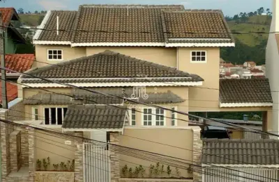 Casa sobrado à venda com 03 quartos no bairro vila olimpia - campo limpo paulista/sp.