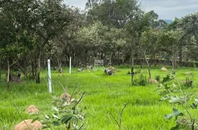 Terreno com 3.655m² pequeno declive bom para pequenos condominios de casas no bairro caxambu - jundiai / sp.