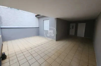 Casa com 2 quartos para alugar na Rua Professor Getúlio Nogueira de Sá, 294, Anhangabaú, Jundiaí