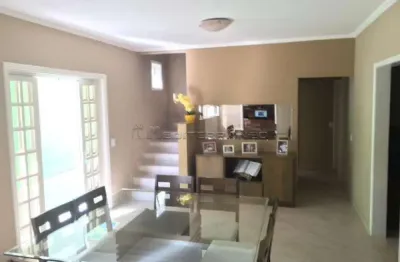 Sobrado localizado no quinta das videiras, na cidade de jundiaí/sp.