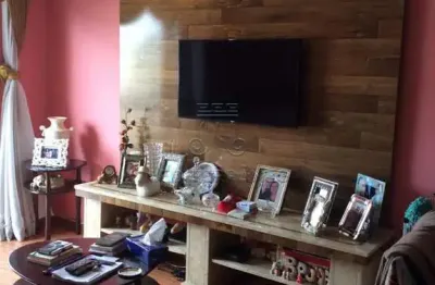 Apartamento à venda no condomínio névio borgonovi no centro de jundiaí/sp