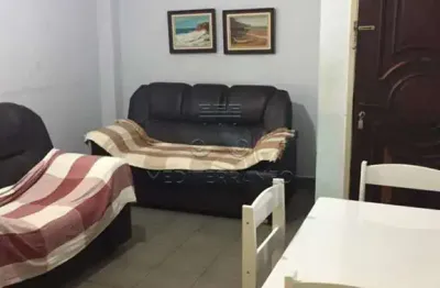 Apartamento à venda com 02 dormitórios no bairro vila guilhermina, na cidade de praia grande/sp.