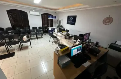 Excelente casa localizada no bairro jardim cica, na cidade de jundiaí-sp.