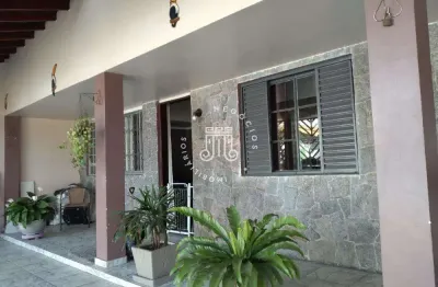 Casa à venda com 04 dormitórios no bairro parque guarani em várzea paulista/sp